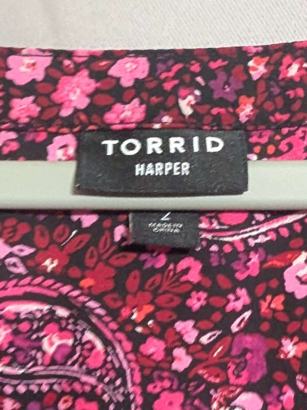 Torrid Harper Floral Paisley Blouse Pink Purple Roll Tab Sleeve Size 2 - Picture 6 of 6